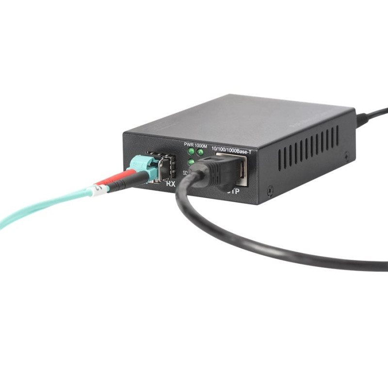 DIGITUS Gigabit Ethernet PoE+ multimediju pārveidotājs, SFP | Digitus