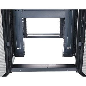APC Easy Rack 800mm/48U/1200mm ar jumtu, sānu paneli, ritenīšiem, kājām un 4 kronšteiniem, bez apakšas, melns | Schneider Electric