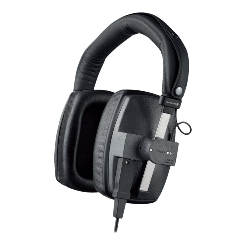 Beyerdynamic | Studio Monitoring Headphones, Closed | DT 150 | Noise reduction