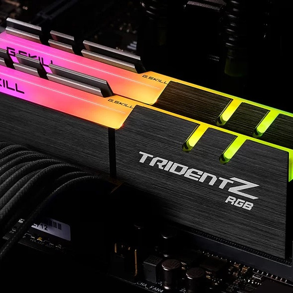 G.Skill TridentZ RGB | 64GB (2x32GB) | DDR4 | 4000 MHz | PC/server | Reģistrēta: Nē | ECC: Nē