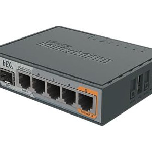 MikroTik vadu Ethernet maršrutētājs RB760iGS, hEX S, divkodolu 880 MHz CPU, 256 MB RAM, 16 MB (microSD), 5x Gigabit LAN, 1x SFP, USB, IPsec aparatūras šifrēšanas atbalsts un The Dude servera pakotne, PCB temperatūras un sprieguma monitors, skaņas signāls, RouterOS L4 | MikroTik | Enthernet Router hEX S | RB760iGS | Nav Wi‑Fi | 10/100/1000 Mbit/s | Ethernet LAN (RJ-45) pieslēgvietas 5 | Mesh atbalsts Nav | MU‑MIMO Nav | Nav mobilo platjoslu | Antenas tips Nav antenas | 1 | 12 mēneši