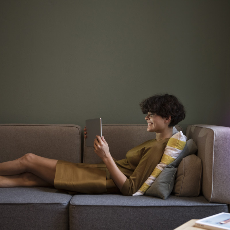 Osram SMART WIFI FLOOR CORNERSLIM RGBTWBK | 8 W | Regulējama balta krāsa | Wi‑Fi