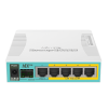 MikroTik vadu Ethernet maršrutētājs RB960PGS, hEX PoE, CPU 800MHz, 128MB RAM, 16MB flash, 1xSFP, 5x Gigabit LAN, 1xUSB, barošana uz portiem 2–5, izvade: maks. 1A/ports; 2A kopā, RouterOS L4 | MikroTik | hEX PoE Router | RB960PGS | Nav Wi‑Fi | 10/100/1000 Mbit/s | Ethernet LAN (RJ-45) porti 5 | Mesh atbalsts Nav | MU‑MIMO Nav | Nav mobilo datu | 1xUSB | 12 mēn.
