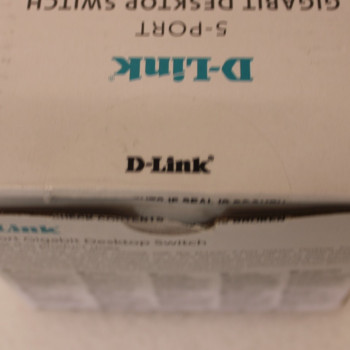 IZPĀRDOŠANA. D-Link DGS-105GL/E 5-portu Gigabit Ethernet slēdzis | IZPĀRDOŠANA. Ethernet slēdzis | DGS-105/E | Nevadāms | Galda | Gigabit Ethernet (vara) portu skaits 5 | 60 mēnesis(i) | NEIEPAKOTS