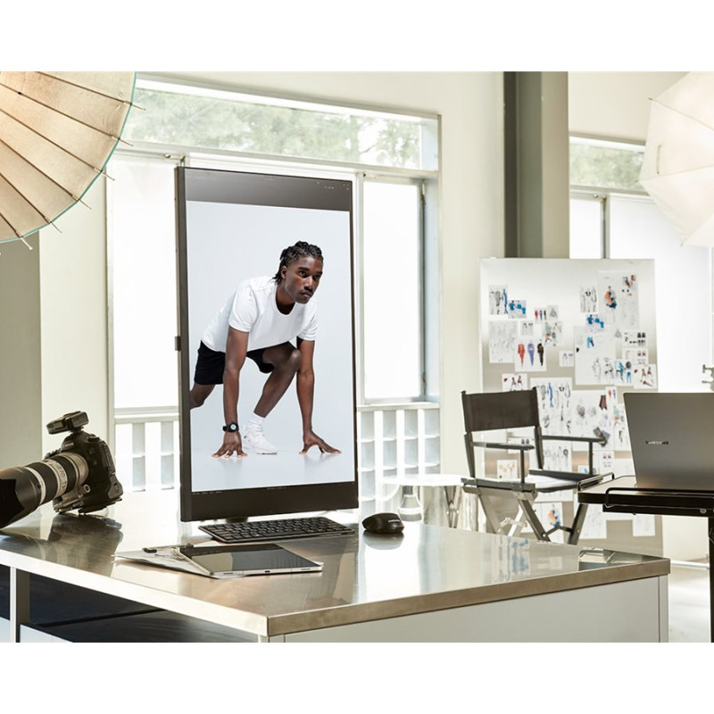 Samsung | LS32D800UAUXEN | 32 " | VA | UHD | 16:9 | 60 Hz | 5 ms | 3840 x 2160 pixels | 350 cd/m² | Black