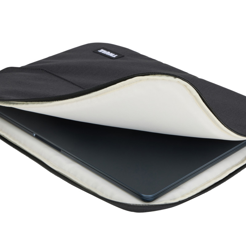 Thule | Sleeve Lithos for MacBook Air 15" | Sleeve | Black