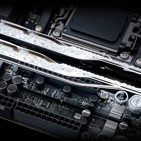 G.Skill Trident Z5 Royal Neo | 32 (2x16GB) GB | DDR5 | 6400 MHz | PC/serveris | Reģistrēta nē | ECC nē